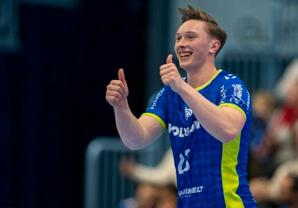 Ole Pregler VfL Gummersbach, 23 with thumbs up VfL Gummersbach SC DHfK Leipzig, Handball Daikin HBL Handball Bundesliga, 13, Matchday, 22 11 2025 Copyright: HMBxMedia xMarcoxBader