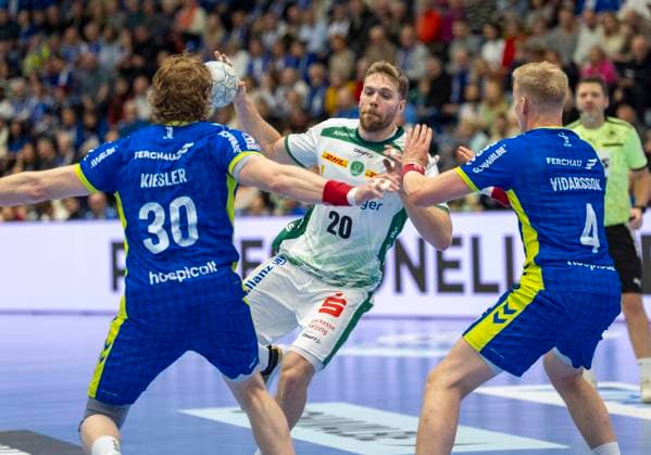 William Bogojevic SC DHfK Leipzig against Tom Kiesler VfL Gummersbach, 30 and Ellidi Vidarsson VfL Gummersbach, 4 VfL Gummersbach SC DHfK Leipzig, Handball Daikin HBL Handball Bundesliga, 13, Matchday, 22 11 2025 Copyright: HMBxMedia xMarcoxBader