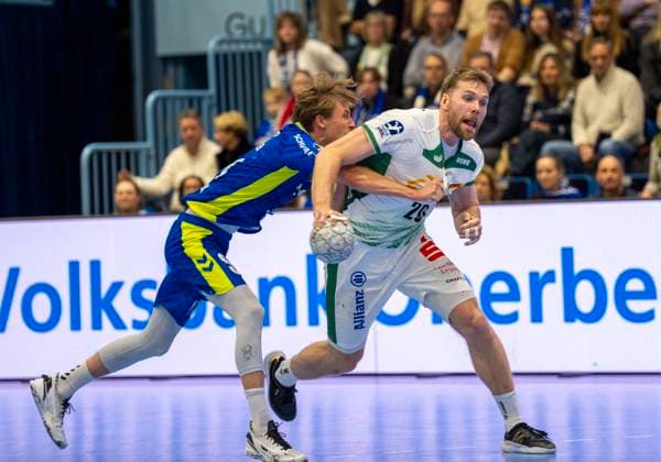 duel between Ole Pregler VfL Gummersbach, 23 and William Bogojevic SC DHfK Leipzig VfL Gummersbach SC DHfK Leipzig, Handball Daikin HBL Handball Bundesliga, 13, Matchday, 22 11 2025 Copyright: HMBxMedia xMarcoxBader