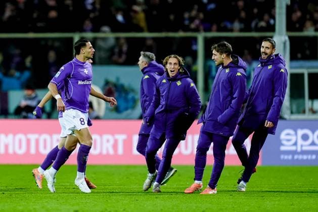 ACF Fiorentina v Juventus FC - Serie A Enilive Rolando Mandragora of ACF Fiorentina celebrates after scoring first goal during the serie Serie A Enilive match between ACF Fiorentina and Juventus FC at Stadio Artemio Franchi on November 22, 2025 in Florence, Italy Florence Stadio Artemio Franchi Florence Italy Copyright: xGiuseppexMaffiax 251122_SerieA_Fiorentina-Juventus_5758