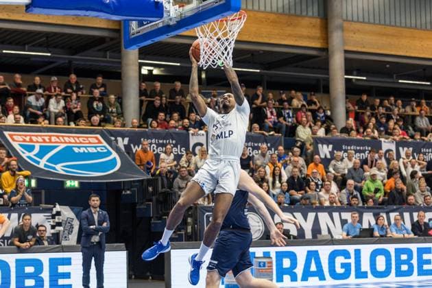 GER, easy Credit Basketball Bundesliga, Syntainics MBC MLP Academics Heidelberg 22 11 2025, Stadthalle, Weißenfels, GER, easy Credit Basketball Bundesliga, Syntainics MBC MLP Academics Heidelberg Michael Weathers MLP Academics Heidelberg 20 Â Photo Alexander Trienitz Weißenfels Stadthalle Sachsen Anhalt Germany