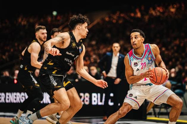Easycredit BBL Basketball Braunschweig Löwen Telekom Baskets Bonn, 22 11 25 Joel Aminu Telekom Baskets Bonn, 21 Easycredit BBL Basketball Braunschweig Löwen vs Telekom Baskets Bonn on 22 11 2025 in the Volkswagen Halle, Braunschweig Copyright: xBEAUTIFULxSPORTS Tonhäuserx