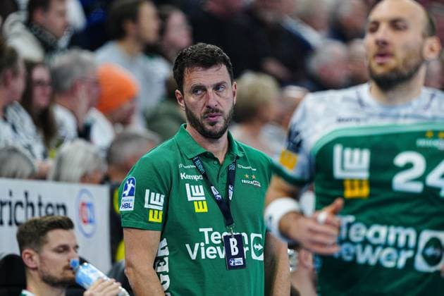 Ben Matschke Frisch Auf Goeppingen, Coach GER, THW Kiel vs Frisch Auf Goeppingen, Handball, 1 Bundesliga, Matchday 13, Season 2025 2026, 22 11 2025 GER, THW Kiel vs Frisch Auf Goeppingen, Handball, 1 Bundesliga, Matchday 13, Season 2025 2026, 22 11 2025 Kiel Copyright: xEibner-Pressefoto MarcelxvonxFehrnx EP_MFN