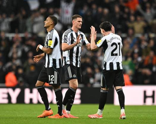 Sven Botman of Newcastle United celebrates after full time Newcastle United v Manchester City, Premier League, Football, St James Park, Newcastle, UK - 22 Nov 2025Newcastle St James Park United Kingdom EDITORIAL USE ONLY No use with unauthorised audio, video, data, fixture lists, club league logos or live services. Online in-match use limited to 120 images, no video emulation. No use in betting, games or single club league player publications. Copyright: xRichardxLee Shutterstockx 15860905bm