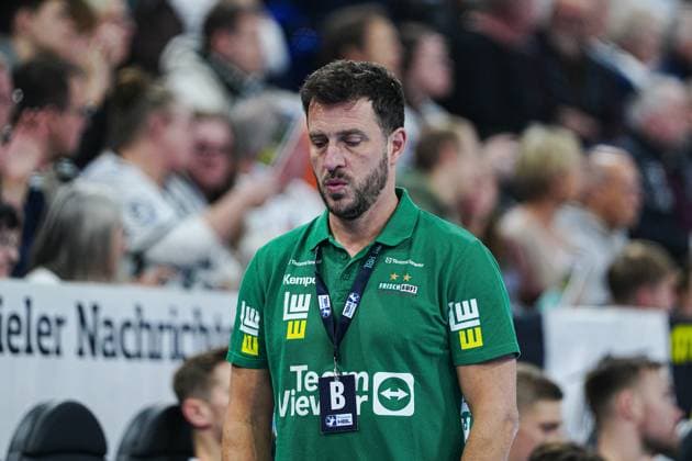 Ben Matschke Frisch Auf Goeppingen, Coach GER, THW Kiel vs Frisch Auf Goeppingen, Handball, 1 Bundesliga, Matchday 13, Season 2025 2026, 22 11 2025 GER, THW Kiel vs Frisch Auf Goeppingen, Handball, 1 Bundesliga, Matchday 13, Season 2025 2026, 22 11 2025 Kiel Copyright: xEibner-Pressefoto MarcelxvonxFehrnx EP_MFN