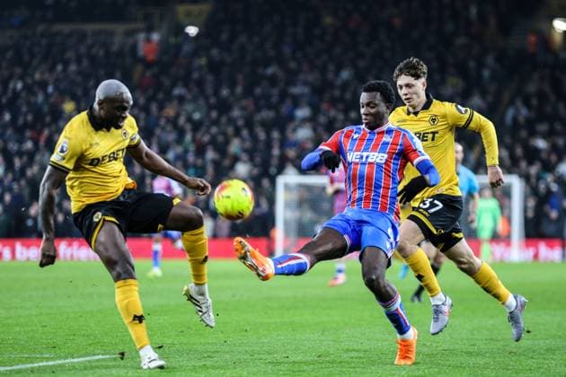 Eddie Nketiah (9 Crystal Palace) stretches for the ball during the Premier League football match between Wolverhampton Wanderers and Crystal Palace at Molineux stadium in Wolverhampton, England Copyright: xNataliexMincher SPPx Sportspressphoto_SPR64970