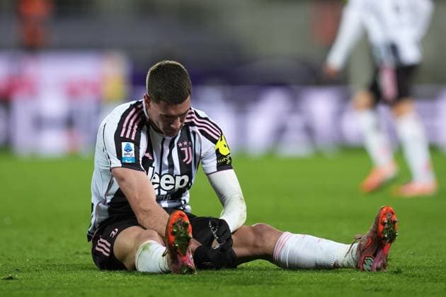 Juventus Dusan Vlahovic with head down during the Serie A soccer match between Fiorentina and Juventus at the Artemio Franchi Stadium in Florence, north Italy - Sunday, November 22, 2025 -  Copyright: xMassimoxPaolone LaPressex