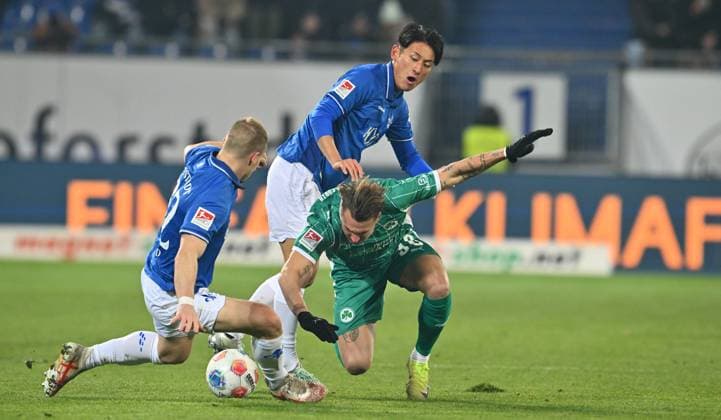 22 11 2025 Soccer Season 2025 2026 2 Soccer Bundesliga 13 Matchday SV Darmstadt 98 SVD Lilien SpVgg Greuther Fürth Kleeblatt Sportfoto Zink xwoxzix DFL regulations prohibit any use of photographs as image sequences and or quasi video only for editorial use Fabian Holland 32, SV Darmstadt 98 D98 SV98 Hiroki Akiyama 16, SV Darmstadt 98 D98 SV98 Felix Klaus 30, SpVgg Greuther Fürth