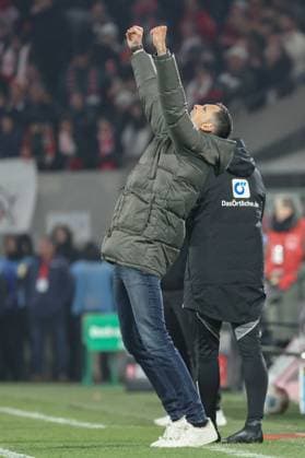 1 Bundesliga 25 26 1 FC Köln Eintracht Frankfurt on 22 11 2025 at RheinEnergieSTADION in Cologne Final cheers for coach Dino Toppmöller Toppmoeller Toppmoller Frankfurt MH