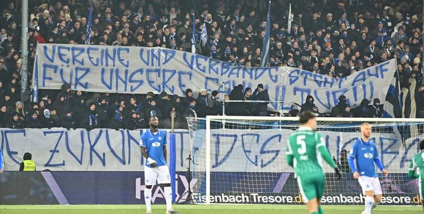 22 11 2025 Soccer Season 2025 2026 2 Soccer Bundesliga 13 Matchday SV Darmstadt 98 SVD Lilien SpVgg Greuther Fürth Kleeblatt Sportfoto Zink MeZi xmexzix DFL regulations prohibit any use of photographs as image sequences and or quasi video only for editorial use Protest Banner Fans Fanblock Darmstadt IMK