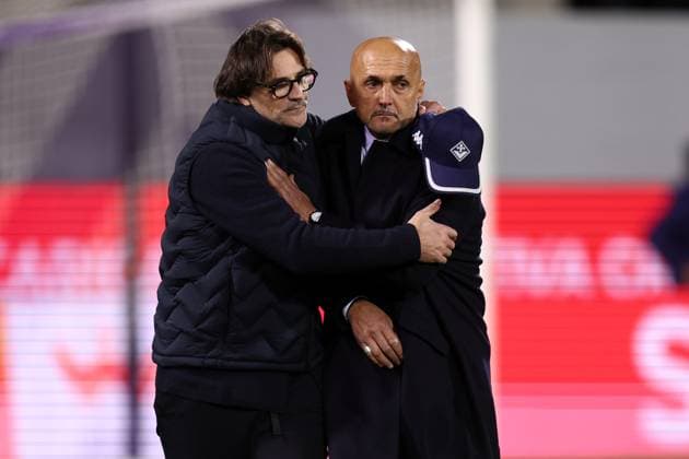 Serie A Acf Fiorentina - Juventus Fc Luciano Spalletti, head coach of Juventus Fc embraces Paolo Vanoli, head coach of Acf Fiorentina before the Serie A match beetween Acf Fiorentina and Juventus Fc at Stadio Artemio Franchi on November 22 2025 in Firenze Italy . Firenze Stadio Artemio Franchi Italy Copyright: xMarcoxCanonierox
