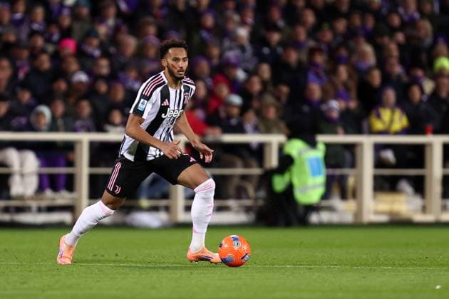 Serie A Acf Fiorentina - Juventus Fc Lloyd Kelly of Juventus Fc in action during the Serie A match beetween Acf Fiorentina and Juventus Fc at Stadio Artemio Franchi on November 22 2025 in Firenze Italy . Firenze Stadio Artemio Franchi Italy Copyright: xMarcoxCanonierox