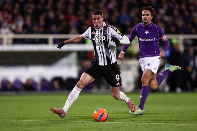Serie A Acf Fiorentina - Juventus Fc Dusan Vlahovic of Juventus Fc in action during the Serie A match beetween Acf Fiorentina and Juventus Fc at Stadio Artemio Franchi on November 22 2025 in Firenze Italy . Firenze Stadio Artemio Franchi Italy Copyright: xMarcoxCanonierox
