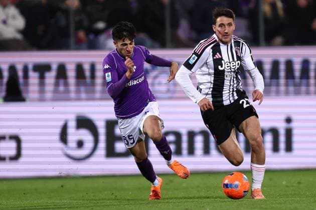 Serie A Acf Fiorentina - Juventus Fc Andrea Cambiaso of Juventus Fc in action during the Serie A match beetween Acf Fiorentina and Juventus Fc at Stadio Artemio Franchi on November 22 2025 in Firenze Italy . Firenze Stadio Artemio Franchi Italy Copyright: xMarcoxCanonierox