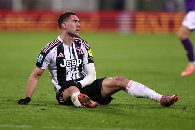 Serie A Acf Fiorentina - Juventus Fc Dusan Vlahovic of Juventus Fc looks dejected during the Serie A match beetween Acf Fiorentina and Juventus Fc at Stadio Artemio Franchi on November 22 2025 in Firenze Italy . Firenze Stadio Artemio Franchi Italy Copyright: xMarcoxCanonierox