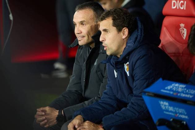 Pamplona, Spain. 22th Nov 2025. Sports. Football Soccer.Sergio Francisco (Real Sociedad Coach) during the football match of La Liga EA Sports between CA Osasuna and Real Sociedad played at El Sadar stadium in Pamplona (Spain) on November 22, 2025. Credit: Inigo Alzugaray Cordon Press  Football 2025-2026