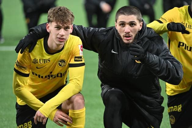BERN, SWITZERLAND NOVEMBER 22 Rhodri Smith of Young Boys l and Jaouen Hadjam of Young Boys r celebrating the victory during the Swiss Super League match between BSC Young Boys and FC Winterthur at Stadion Wankdorf on November 22, 2025 in Bern, Switzerland Bern Stadion Wankdorf Bern Switzerland Copyright: xJustPictures.ch ManuelxWinterbergerx jp-en-EuSpIm-MWI_5774