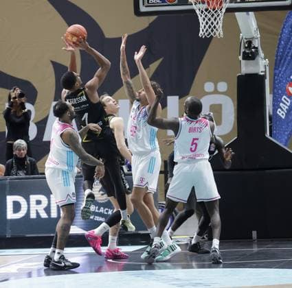 Basket shot David N™Guessan Braunschweiger Basketball Loewen 1 Basketball, Men, Season 2025 2026, easyCredit Basketball Bundesliga, Basketball Loewen Braunschweig vs Telekom Baskets Bonn