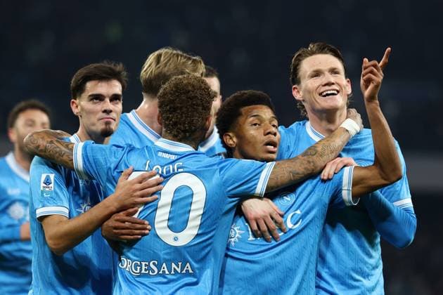 David Neres of SSC Napoli celebrates with team mates after scoring the goal of 1-0 during the Serie A 2025 2026 football match between SSC Napoli and Atalanta BC at Diego Armando Maradona stadium in Naples (Italy), November 22nd, 2025. CesarexPurini
