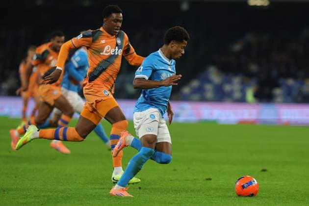 Napoli s David Neres during the Serie A soccer match between Napoli and Atalanta at the Diego Armando Maradona Stadium in Naples, southern italy - Saturday , November 22 , 2025. - Soccer .  Copyright: xAlessandroxGarofalo LaPressex