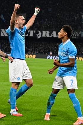 November 22, 2025, Napoli, Italy: Napoli™s forward David Neres celebrates after scoring the goal during the Italian Serie A soccer match SSC Napoli vs Atalanta BC at Diego Armando Maradona Stadium in Naples, Italy, 22 november 2025. ANSA CIRO FUSCO. Serie A: Napoli Vs Atalanta  - ZUMAa110 20251122_zaf_a110_067 Copyright: xCiroxFuscox