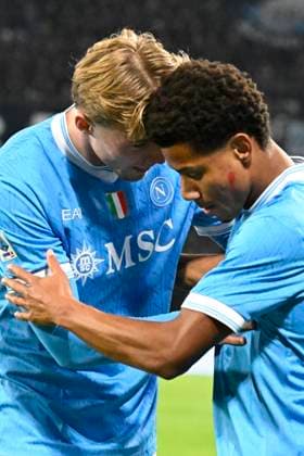 November 22, 2025, Napoli, Italy: Napoli™s forward David Neres celebrates after scoring the goal during the Italian Serie A soccer match SSC Napoli vs Atalanta BC at Diego Armando Maradona Stadium in Naples, Italy, 22 november 2025. ANSA CIRO FUSCO. Serie A: Napoli Vs Atalanta  - ZUMAa110 20251122_zaf_a110_068 Copyright: xCiroxFuscox