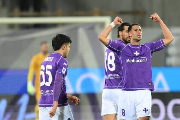 22nd November 2025, Artemio Franchi Stadium, Florence, Italy; Italian Serie A Football; Fiorentina versus Juventus; Rolando Mandragora of AC Fiorentina celebrates after scoring his goal in the 48th minute for 1-1  AllShotLive