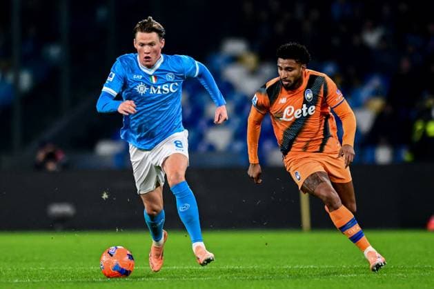 Ni Napoli 22 11 2025 - campionato di calcio Serie A Napoli-Atalanta foto Nicola Ianuale Image nella foto: Scott McTominay-Ederson 