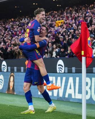ESP: FC Barcelona, Barca - Athletic CLub. La Liga EA Sports. Date 13 Robert Lewandowski of FC Barcelona celebrates the 1-0 with Fermin Lopez during the La Liga EA Sports match between FC Barcelona and Athletic Club played at Spotify Camp Nou Stadium on November 22 2025 in Barcelona, Spain. kpng Copyright: xSergioxRuizx xPRESSINx PS_251122_BAR_ATH_069