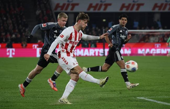 v l Jonathan Burkardt Eintracht Frankfurt 09 , Jan Thielmann 1 FC Koeln 29 , Mo Dahoud Eintracht Frankfurt 18 GER, 1 FC Koeln vs Eintracht Frankfurt, Football, Bundesliga, Matchday 11, Season 2025 2026, 22 11 2025 DFL DFB REGULATIONS PROHIBIT ANY USE OF PHOTOGRAPHS as IMAGE SEQUENCES and or QUASI VIDEO GER, 1 FC Koeln vs Eintracht Frankfurt, Football, Bundesliga, Matchday 11, Season 2025 2026, 22 11 2025 Koeln Copyright: xEibner-Pressefotox xThomasxStoeckerx EP_TSR