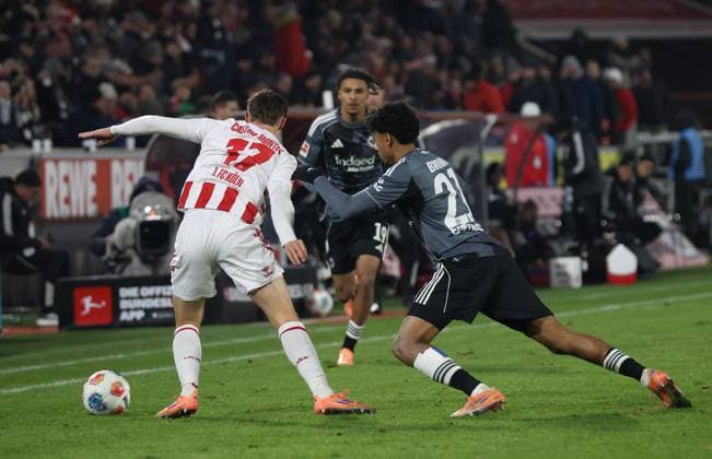 v l Allasio Castro Montes 1 FC Koeln 17 , Jean Matteo Bahoya Eintracht Frankfurt 19 , Nathaniel Brown Eintracht Frankfurt 21 GER, 1 FC Koeln vs Eintracht Frankfurt, Football, Bundesliga, Matchday 11, Season 2025 2026, 22 11 2025 DFL DFB REGULATIONS PROHIBIT ANY USE OF PHOTOGRAPHS as IMAGE SEQUENCES and or QUASI VIDEO GER, 1 FC Koeln vs Eintracht Frankfurt, Football, Bundesliga, Matchday 11, Season 2025 2026, 22 11 2025 Koeln Copyright: xEibner-Pressefotox xThomasxStoeckerx EP_TSR