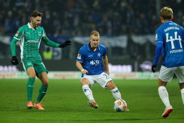 2025 11 22 xjfx 2 Bundesliga 13 Matchday SV Darmstadt 98 SpVgg Greuther Fuerth v l , Fabian Holland SV Darmstadt 98 DFL DFB REGULATIONS PROHIBIT ANY USE OF PHOTOGRAPHS as IMAGE SEQUENCES and or QUASI VIDEO Copyright: JoaquimxFerreira