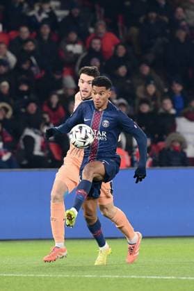 Paris Saint-Germain v Le Havre Athletic Club - Ligue 1 McDonald s 2025 2026 24 Senny MAYULU (psg) during the Ligue 1 McDonald s match between Paris and Le Havre at Parc des Princes on November 22, 2025 in Paris, France. Paris France  Copyright: xFEPx 776348207