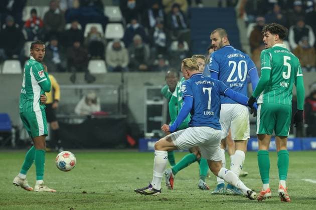 2025 11 22 xjfx 2 Bundesliga 13 Matchday SV Darmstadt 98 SpVgg Greuther Fuerth v l , Isac Alexi Sivert Lidberg SV Darmstadt 98 scores the goal for 2 2 DFL DFB REGULATIONS PROHIBIT ANY USE OF PHOTOGRAPHS as IMAGE SEQUENCES and or QUASI VIDEO Copyright: JoaquimxFerreira