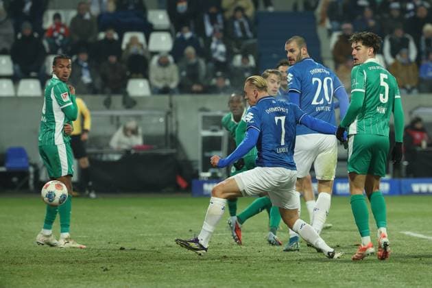 2025 11 22 xjfx 2 Bundesliga 13 Matchday SV Darmstadt 98 SpVgg Greuther Fuerth v l , Isac Alexi Sivert Lidberg SV Darmstadt 98 scores the goal for 2 2 DFL DFB REGULATIONS PROHIBIT ANY USE OF PHOTOGRAPHS as IMAGE SEQUENCES and or QUASI VIDEO Copyright: JoaquimxFerreira