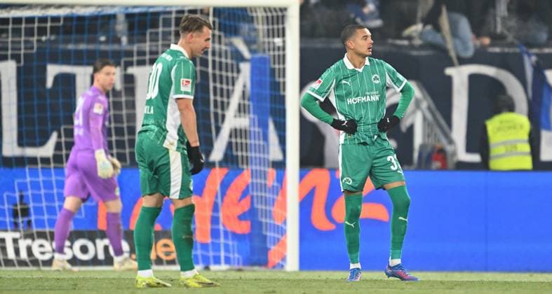 22 11 2025 Soccer season 2025 2026 2 Soccer Bundesliga 13 Matchday SV Darmstadt 98 SVD Lilien SpVgg Greuther Fürth Kleeblatt Sportfoto Zink xwoxzix DFL regulations prohibit any use of photographs as image sequences and or quasi video only for editorial use Felix Klaus 30, SpVgg Greuther Fürth Maximilian Solomon Dietz 33, SpVgg Greuther Fürth disappointed disappointment