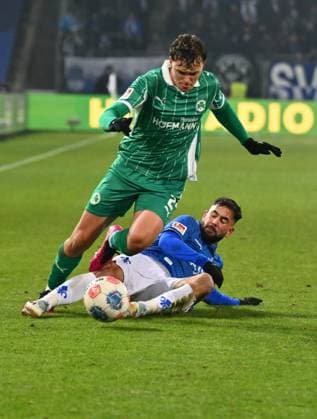 22 11 2025 Soccer Season 2025 2026 2 Soccer Bundesliga 13 Matchday SV Darmstadt 98 SVD Lilien SpVgg Greuther Fürth Kleeblatt Sportfoto Zink xwoxzix DFL regulations prohibit any use of photographs as image sequences and or quasi video only for editorial use Lukas Reich 2, SpVgg Greuther Fürth Marco Richter 23, SV Darmstadt 98 D98 SV98