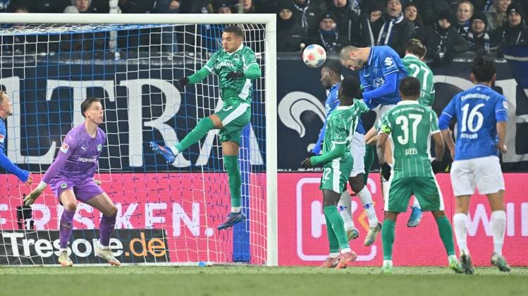 22 11 2025 Soccer Season 2025 2026 2 Soccer Bundesliga 13 Matchday SV Darmstadt 98 SVD Lilien SpVgg Greuther Fürth Kleeblatt Sportfoto Zink xwoxzix DFL regulations prohibit any use of photographs as image sequences and or quasi video only for editorial use Matondo Merveille Papela 21, SV Darmstadt 98 D98 SV98 scored goal goal shot to 4 2