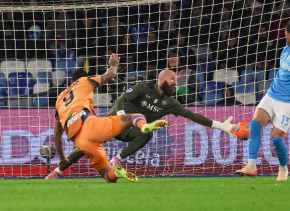 November 22, 2025, Napoli, Campania, ITALIA: Goal the Gianluca Scamacca of Atalanta During the 2025 26 Italian Serie A football match between SSC Napoli and Atalanta on November 22, 2025, at the Diego Armando Maradona Stadium in Naples...Pictured: Napoli ITALIA - ZUMAs236 20251122_aap_s236_031 Copyright: xFabioxSassox