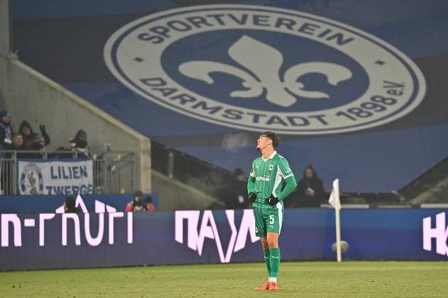22 11 2025 Soccer season 2025 2026 2 Soccer Bundesliga 13 Matchday SV Darmstadt 98 SVD Lilien SpVgg Greuther Fürth Kleeblatt Sportfoto Zink MeZi xmexzix DFL regulations prohibit any use of photographs as image sequences and or quasi video only for editorial use Reno Münz Muenz 5, SpVgg Greuther Fürth disappointed disappointment