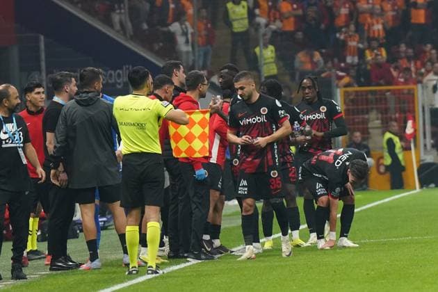 ISTANBUL, TURKEY - NOVEMBER 22: Players of Genclerbirligi celebrates for their team first score during the Trendyol Super League match between Galatasaray SK and Genclerbirligi SK at Rams Park Stadium on November 22, 2025 in Istanbul, Turkey. Istanbul Turkey Copyright: xSeskimphotox GSaray-Gencler-221125 (202)