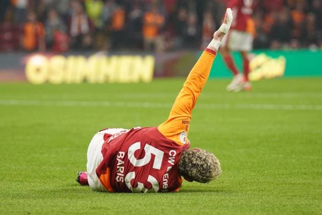 ISTANBUL, TURKEY - NOVEMBER 22: Baris Alper Yilmaz of Galatasaray injured during the Trendyol Super League match between Galatasaray SK and Genclerbirligi SK at Rams Park Stadium on November 22, 2025 in Istanbul, Turkey. Istanbul Turkey Copyright: xSeskimphotox GSaray-Gencler-221125 (207)