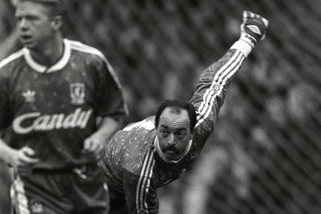 Liverpool FC Players Match Action Football photoshoot 1991 Bruce Grobbelaar Zimbabwean former soccer goalkeepe Liverpool FC player in action during a competitive football match in Liverpool, England 1991 Liverpool FC player in action during a competitive football match in England Copyright: xMarkxNewcombex