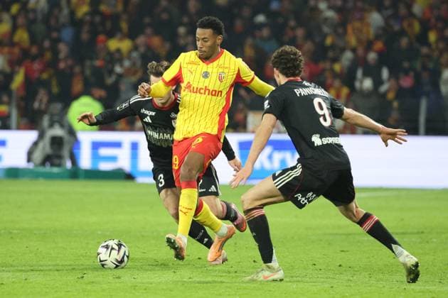 FOOTBALL : RC Lens vs RC Strasbourg - Ligue 1 J13 - 22 11 2025 Morgan GUILAVOGUI (RC Lens) lors du match RC Lens vs RC Strasbourg, Ligue 1 J13, stade Bollaert-Delelis, le 22 novembre 2025 - photo Laurent Sanson PsnewZ  Copyright: xLaurentxSANSONx xPsnewZx