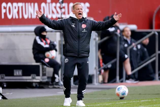 BEGINNING Markus Trainer Team Fortuna Duesseldorf 2 Soccer Bundesliga Season 2025 2026 Match Fortuna Duesseldorf 1 FC Magdeburg 2 1 on 22 11 2025 in Duesseldorf DFL REGULATIONS PROHIBIT ANY USE OF PHOTOGRAPHS as IMAGE SEQUENCES and or QUASI VIDEO Copyright: xLacixPerenyix