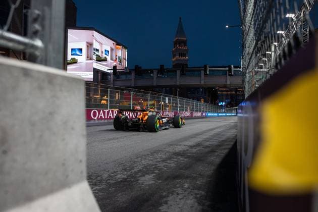 Formula 1 Heineken Las Vegas Grand Prix 2025 Thomas Cerato OVERTAKE MAXPPP - Las Vegas 22 11 2025 04 NORRIS Lando (gbr), McLaren F1 Team, action at the Formula 1 Heineken Las Vegas Grand Prix 2025, the 22nd round of the 2025 FIA Formula 1 World Championship, WM, Weltmeisterschaft held on the Las Vegas Strip Circuit in Las Vegas, Nevada, United States, from 19 to 22 November 2025. Las Vegas Las Vegas Strip Circuit United States  Copyright: xOVERTAKE MAXPPPxThomasxCeratox OVT202511225079 OVT202511225079