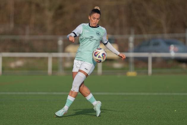 21 11 2025, Soccer, 2 Womens Bundesliga, 2025 2026, Matchday 11, SG 99 Andernach VfR Schwarz Weiss Warbeyen 1945 e V Besarta Hisenaj 4 Andernach during the match