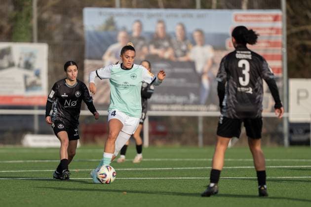 21 11 2025, Football, 2 Womens Bundesliga, 2025 2026, Matchday 11, SG 99 Andernach VfR Schwarz Weiss Warbeyen 1945 e V Besarta Hisenaj 4 Andernach runs through the midfield with the ball at her feet