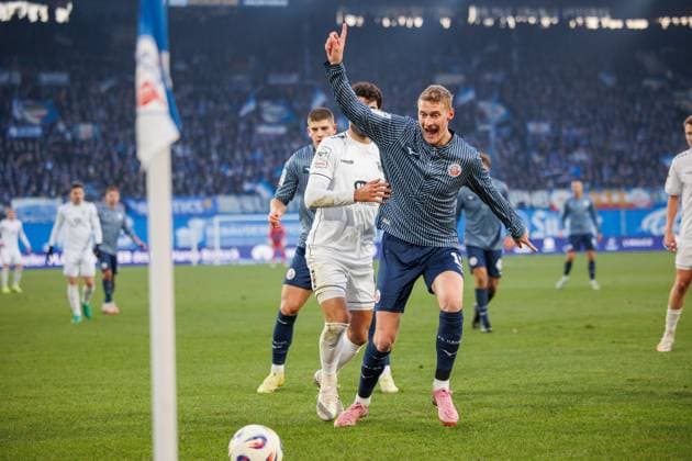 Emil Frost Holten Rostock GER, FC Hansa Rostock vs 1 FC Schweinfurth 05, Football, Men, 3 Liga, 15 Matchday, Season 2025 2026, 22 11 2025 Rostock Ostseestadion Mecklenburg Vorpommern Germany