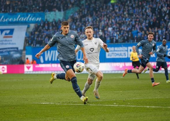 left Jan Mejdr Rostock vs Joshua Endres FCS GER, FC Hansa Rostock vs 1 FC Schweinfurth 05, Football, Men, 3 Liga, Matchday 15, Season 2025 2026, 22 11 2025 Rostock Ostseestadion Mecklenburg Vorpommern Germany